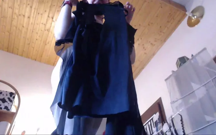 Nicoletta Embassi: I Destroy a Dress That My Ex Boyfriend Gave Me...