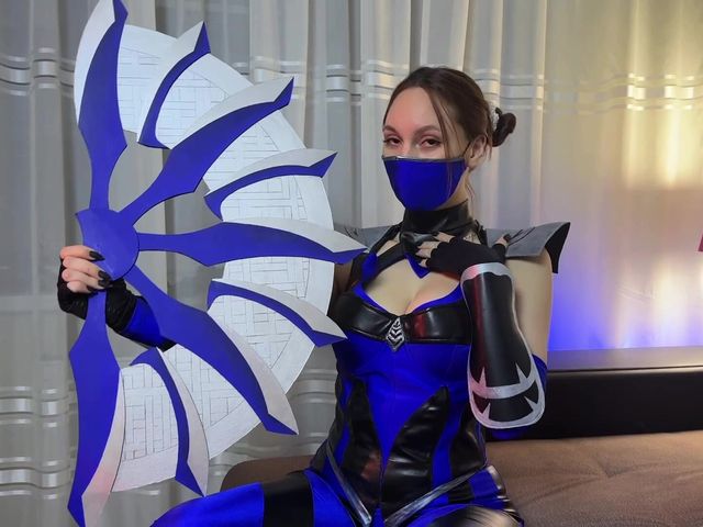 Kytana From Mortal Kombat Fucks Herself, Teenager in Real Life. (Leather kitten)