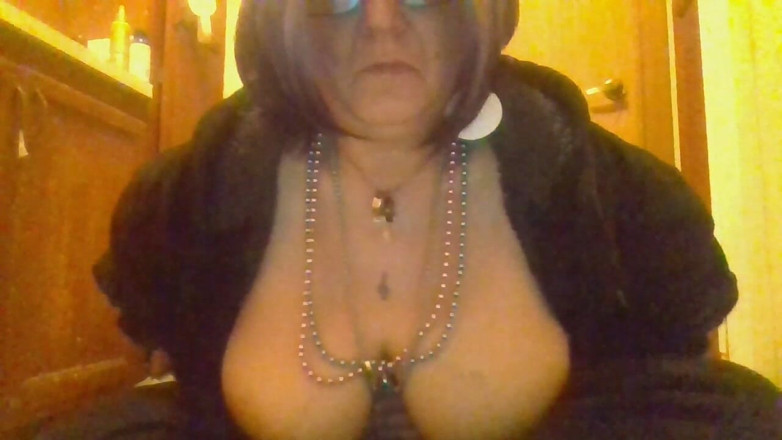 krazykristin: ¿Puedo tittie tener una vibra de sexo contigo?