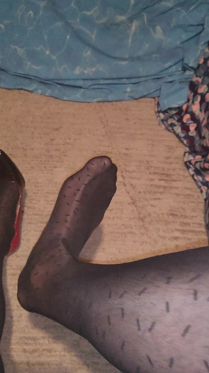 LoverPantyhose: Teasing My Pattern Black Pantyhose
