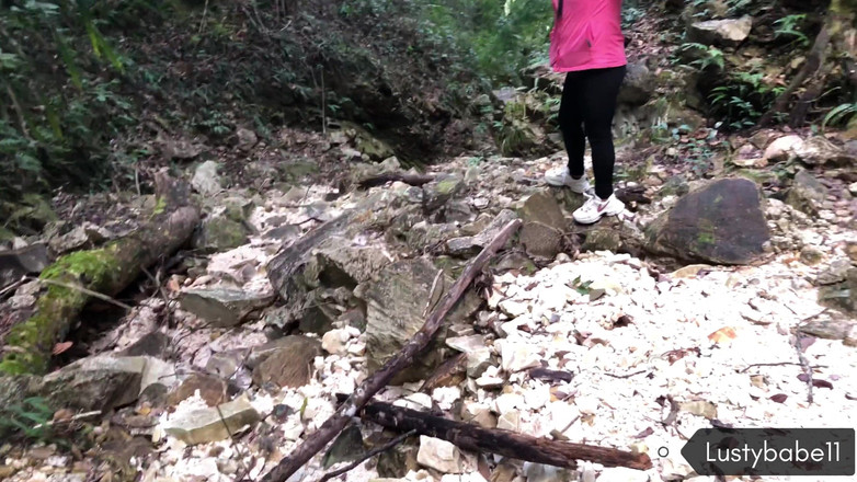 Lustybaby605: Trekking dan berkongkek di pergunungan