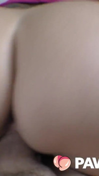 La PAWG Betty Bang reçoit un facial