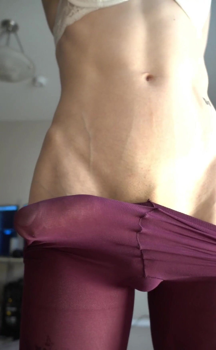 Mistress Mel: Kamu suka nonton kontol besar itu nggak?