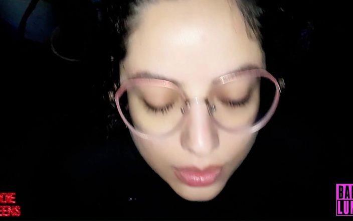 Eddie Queens: Herkesin görebileceği bir adamın yarağını dışarıda emdim bölüm 4