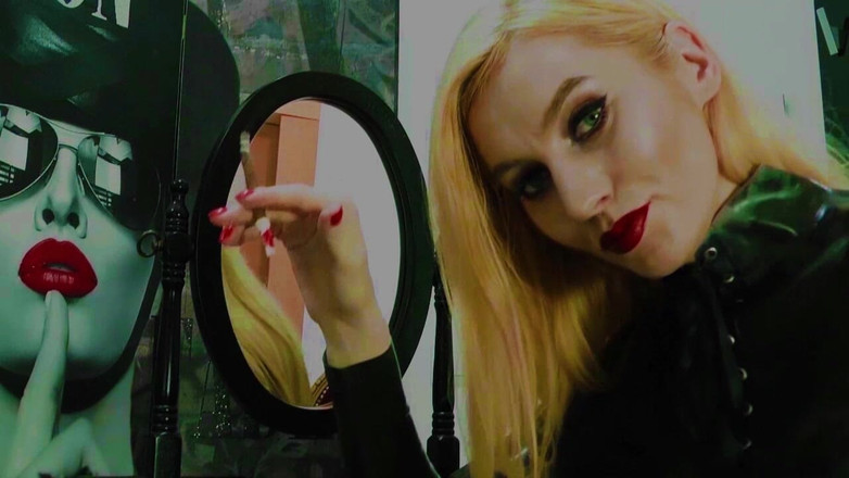 Goddess Celine: लेटेक्स महिलाओं का दबदबा