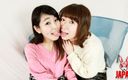 Japan Fetish Fusion: Schauen sie sich Miki und Asamis ersten kuss an