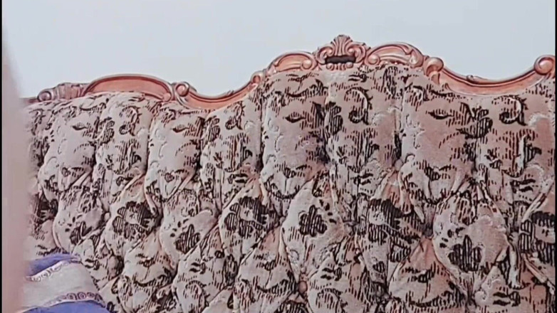 Kitty_Cross: Ohromující Sissy Twirling stuha v Sunny Open Field