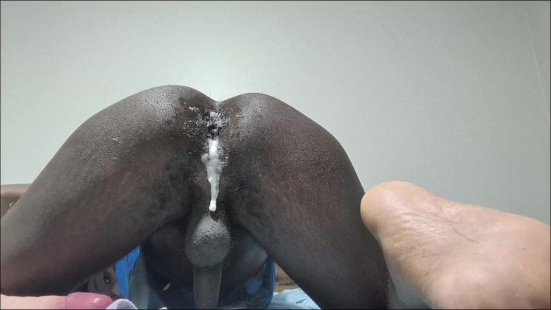 DaBlackFemboy: cewek ini dicrot di dalam dan kentut sampai lubangnya menganga...