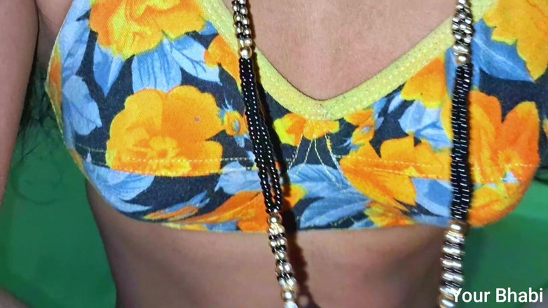 Bhabi: 在印度夫妇的重口味性爱印地语音频中操我的新女友
