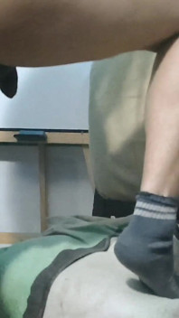 꼬리를 잡고 사정할 때까지 붙잡고 있어!