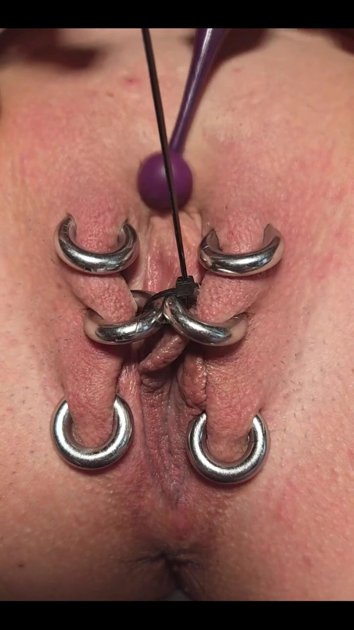 Dirty Molly: Ties.