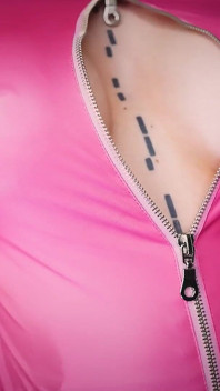 Perdenti del piccolo cazzo diventano una sissy puttana per alexa Creed