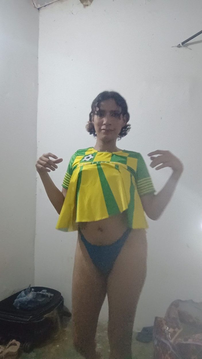 Femboy from Colombia: 발걸음을 내딛는 좋은 가로타입니다