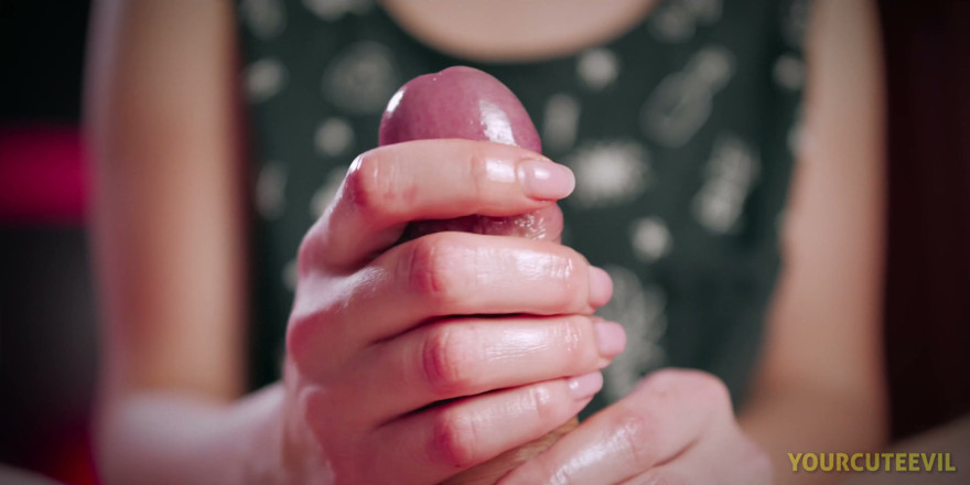 YourCuteEvil: Neuvěřitelné honění s edging! Dostane masáž olejovým čůrákem