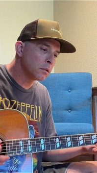 Duke Silver ร้องเพลงคลั่งเพราะเพลงเศร้าสวยเพราะอยู่ในโลกที่น่าเศร้ามาก