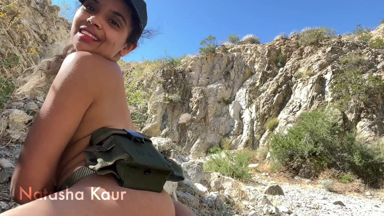 Natasha Kaur: Xuất tinh và đi tiểu trong tự nhiên