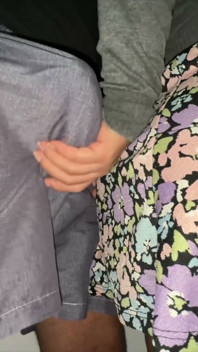 Riskantní! Žena S Velkým Zadkem Se Dotýká Cizího Ptáka.