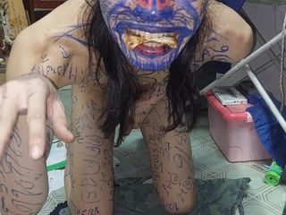 Clown likes to play with colors: 小丑鸡 555