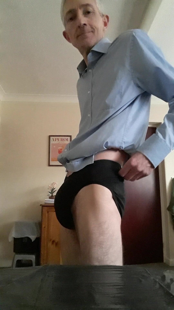 James Dirty Boy: Stând la masă