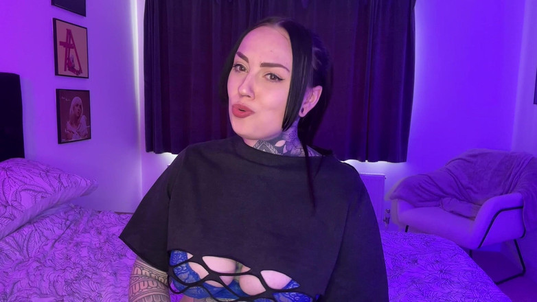 Miss Valentina: Hapuskan Maklumat Anda