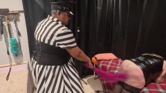 The Izars: कैदी