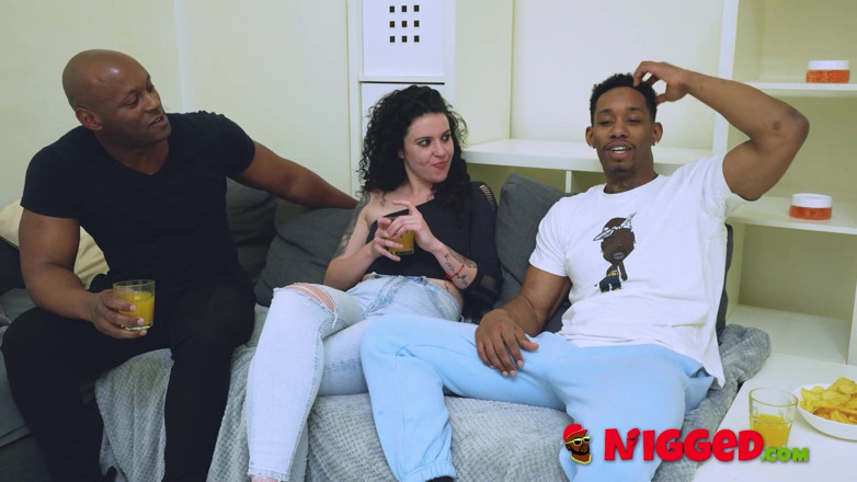 FAKings Black Fix: Fiestera Desatada Se Folla Dos Negros Cubanos. Sara Salamanca, Trío...
