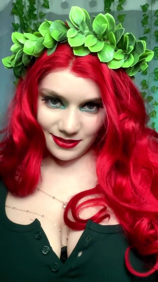 Scarlet Vixen: The Birth of Poison Ivy