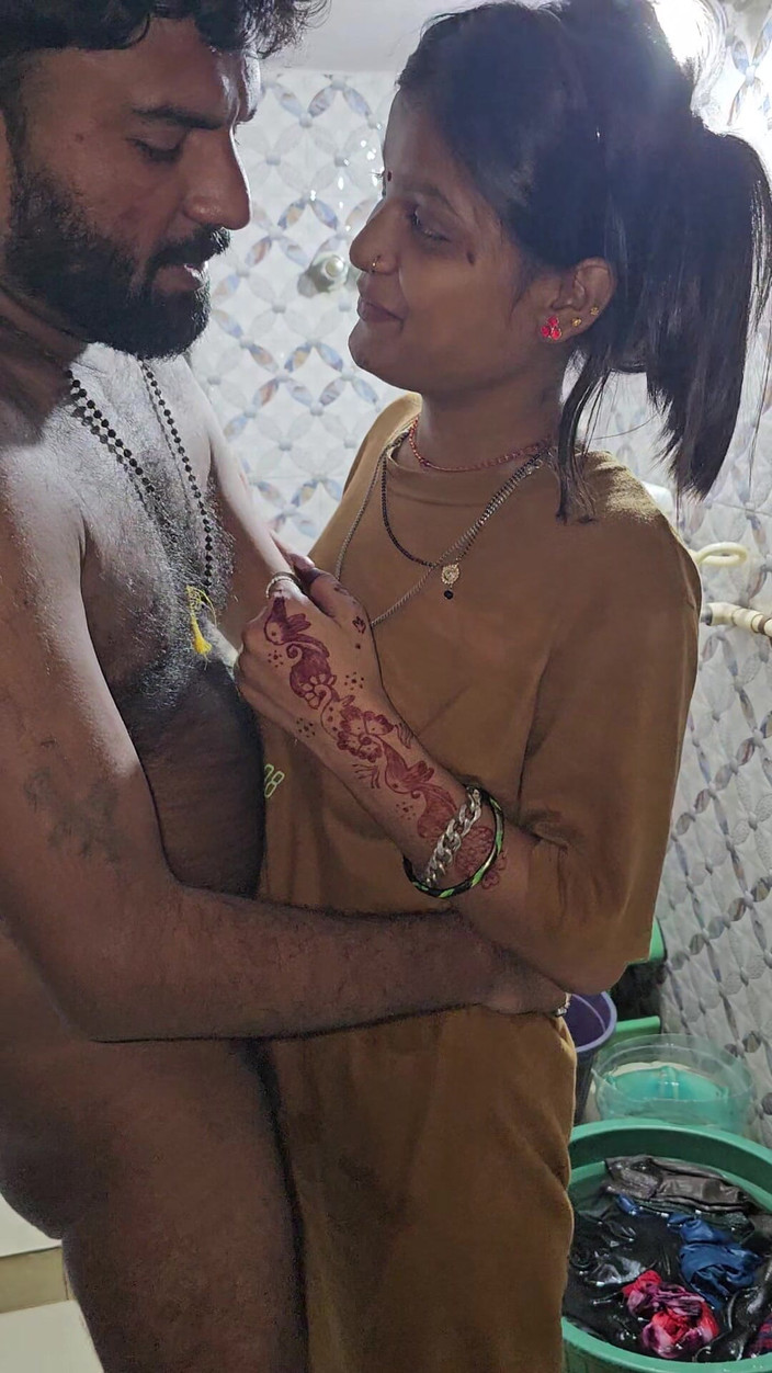 Aalox: Fată indiană desi sexy futută în pizdă strâmtă, sex audio hindi