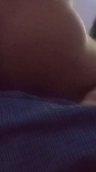 Memek tante bahenol ini dientot habis-habisan sampai matanya habis-habisan