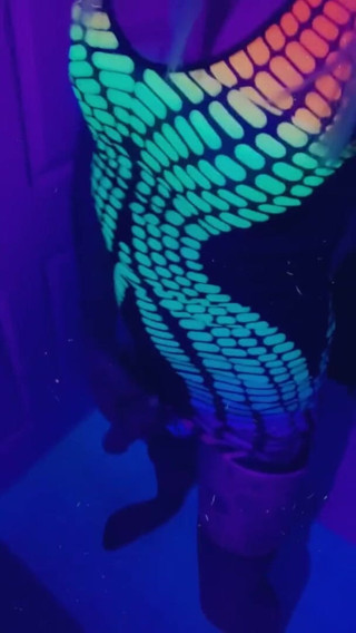 CarmenMelatonin: Partygirl will spielen