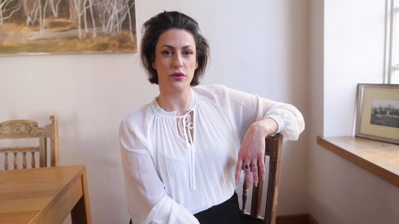 Countess diamond: Affluence Deprogramming - encorajamento da submissão financeira