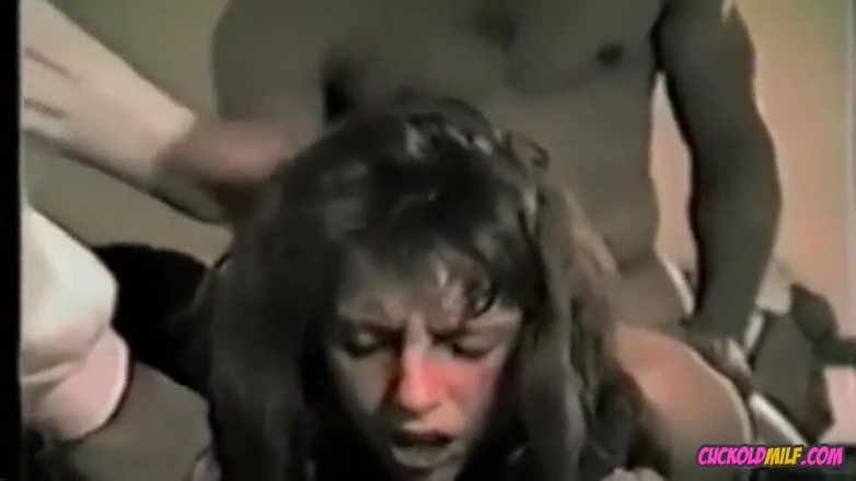 Cuckold MILF: Жена куколда сосет огромный большой черный член