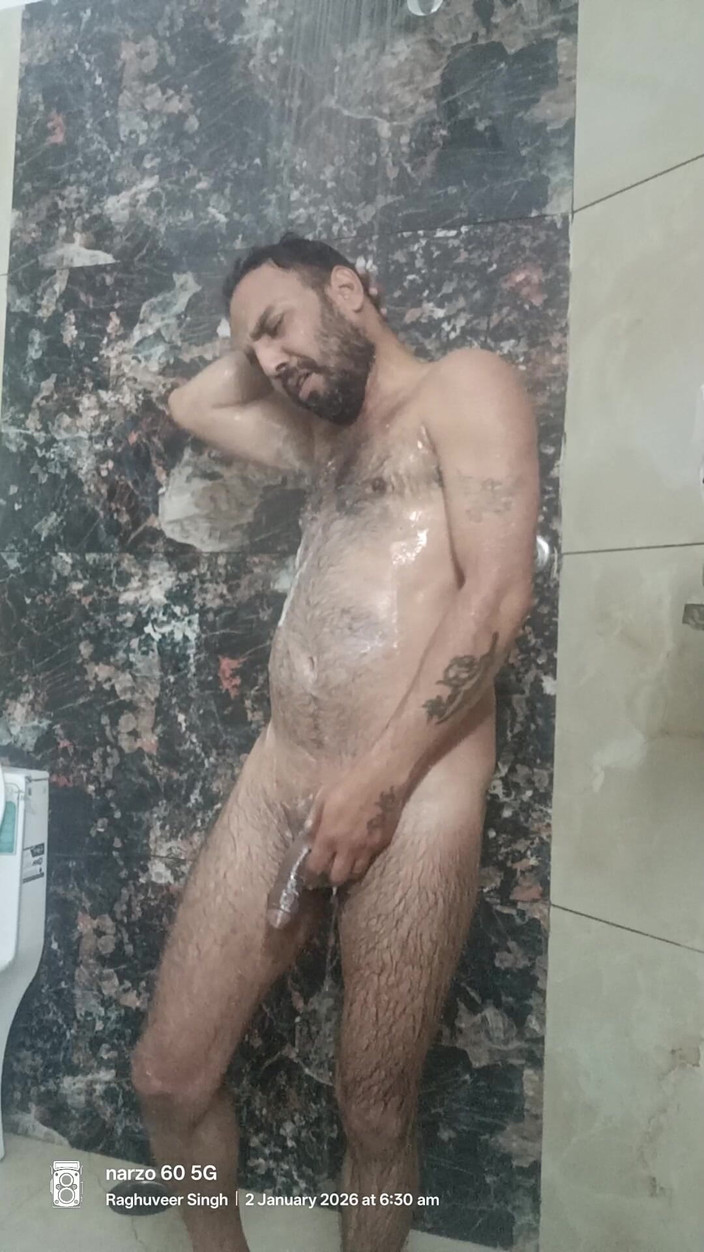 Rajasthani-old-lover: Indian Desi Man ciesz się prysznicem i pokazem masturbacji z...