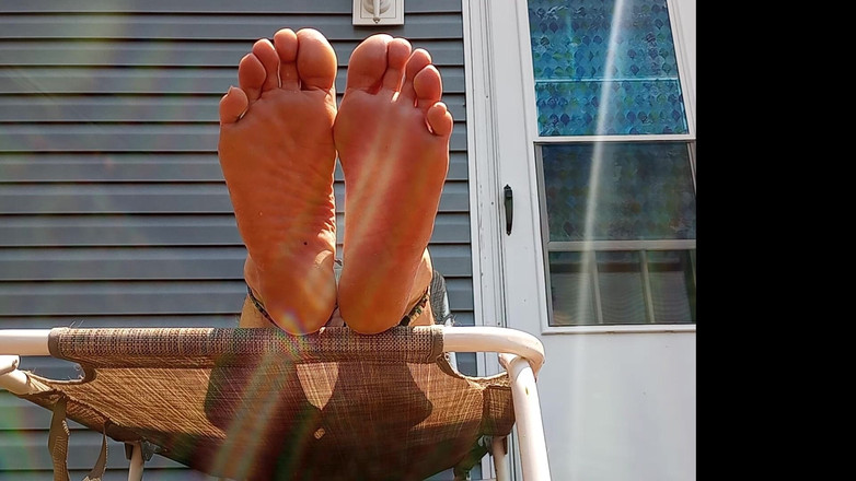 Midsouth Foot Fetish: 当你抚摸自己时，盯着我的脚底