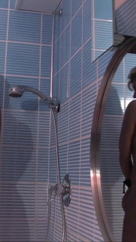Maria - heiße masturbation in der dusche