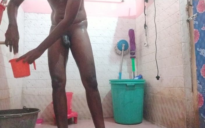 Tamil 10 inches BBC: Sessione di bagno sexy tamil