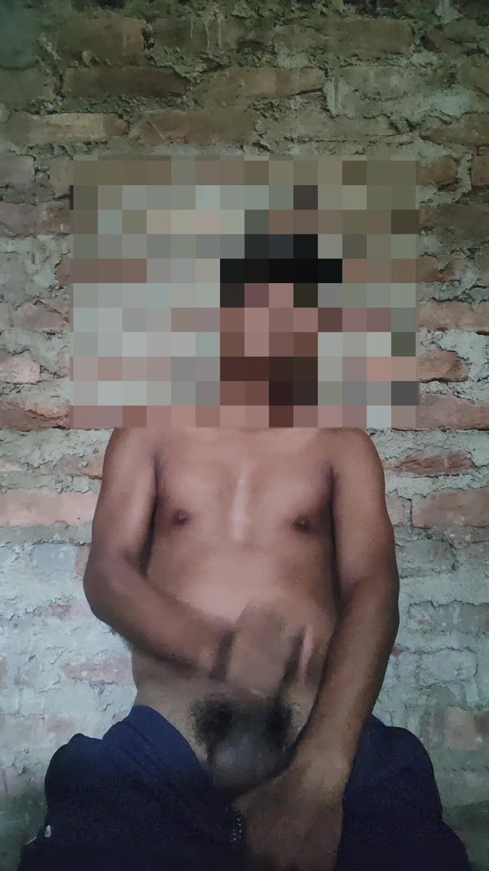 Assamesebodoboy: Evde twink mastürbasyon