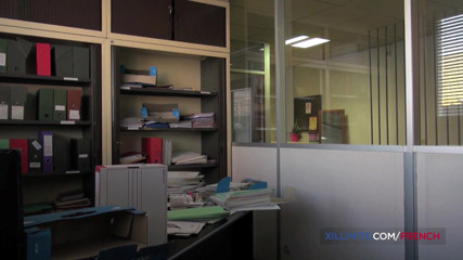 French girls at work: Jessie Volt, de ondeugende accountant