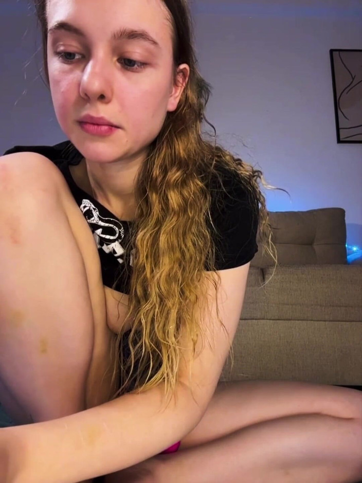 JuiceLussie: 피스팅 후장과 보지 핑거링