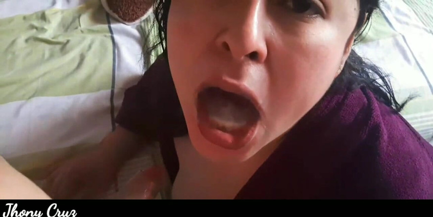 Jhony Cruz: Dej mi je do pusy, spolknu je!