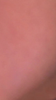 Gorąca tattoed nastolatka z idealną dupą daje gorące obciąganie po zajęciach
