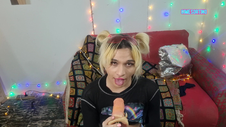 Sol Sortino: Teenager wollte einen Dildo, bekommt aber eine Gesichtsbehandlung