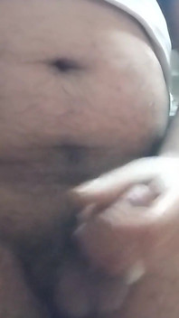 Masculine Bear爸爸在办公室高潮