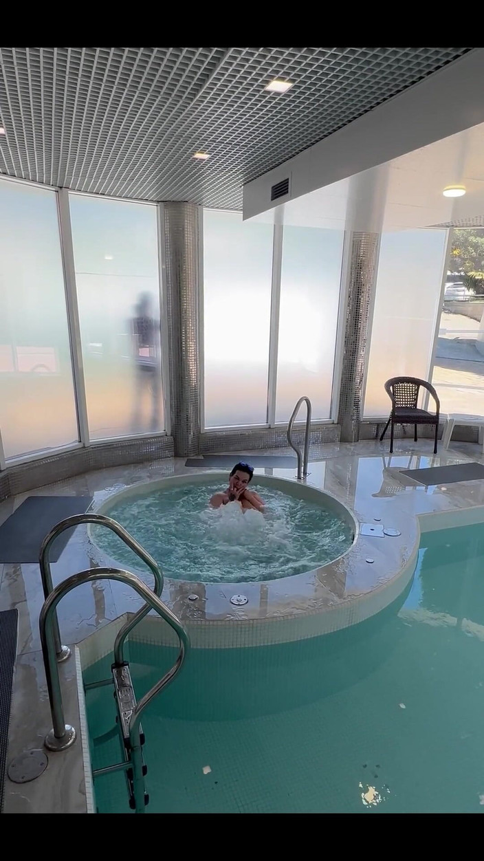 KarmenMilf: În jacuzzi