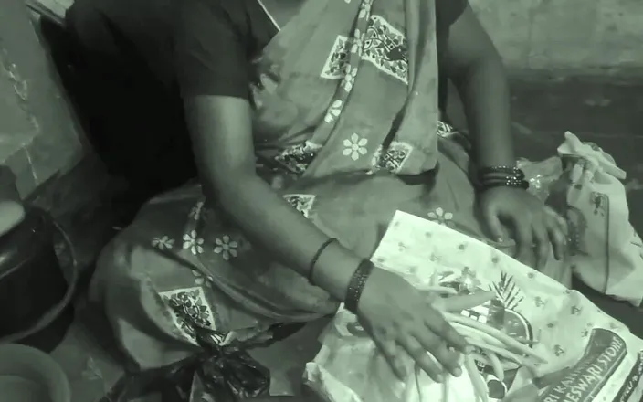 Priyanka314: Aunty Home Working Boobs Pressing in Husband