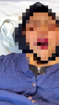 아랍 핫한 새엄마 핑거링 & 익스트림 시오후키... 팬티를 입고 그녀의 도기 스타일 후장과 젖은 보지 따먹기