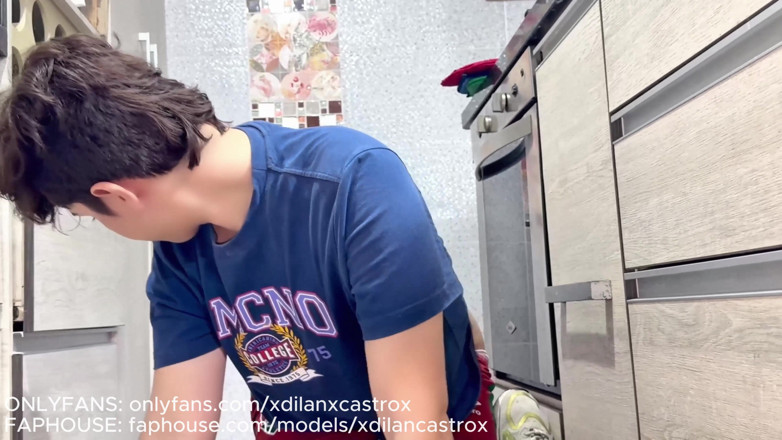 Dilan Castro: Lahodný anální sex s krásným Twink Femboy, dokud se nevystříkám...