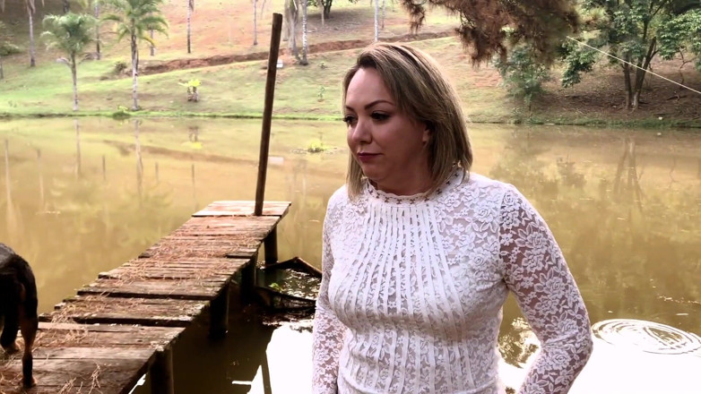 Quente club: Devote milf