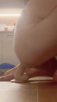 另一个孔伸展会议，想加入吗？一个波兰男人和他的运动