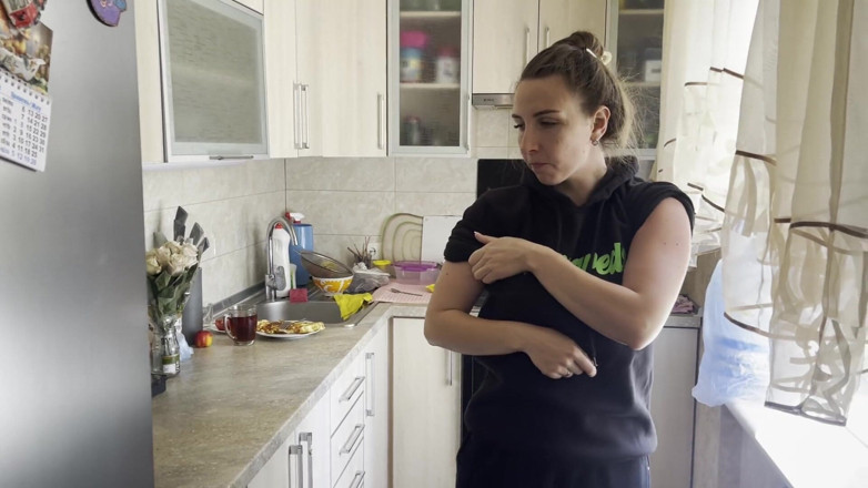 Hottie goddess: Sputo spesso, muco e muco nessun posto lasciato a secco